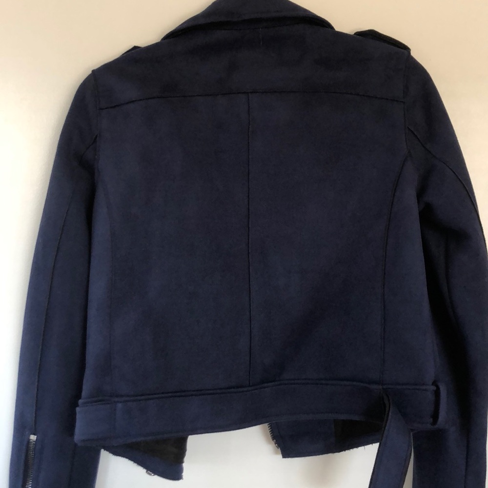 Blue suede moto jacket with zipper details - Picture 6 of 8